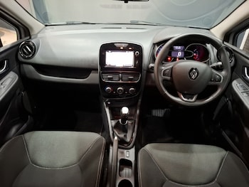 Used Renault Clio 2019 for sale - 76940574: Photo
