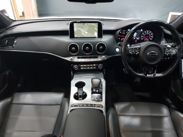 Used Kia Stinger 2019 for sale - 76311584: Photo 2