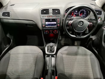 Used Volkswagen Polo 2017 for sale - 77652316: Photo