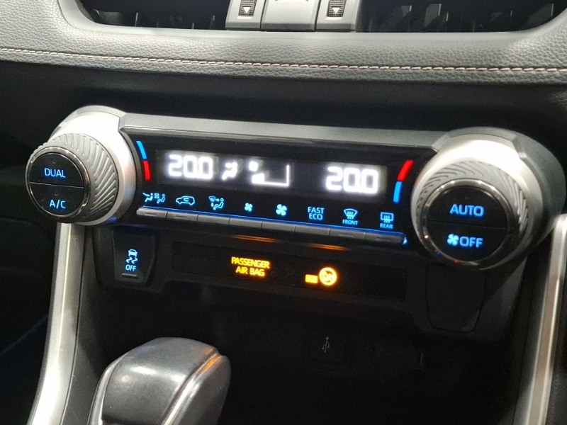 Used Toyota RAV4 2020 for sale - 76800054: Photo 15