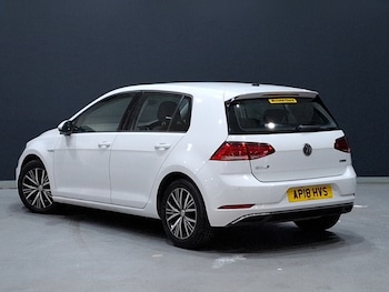 Used Volkswagen Golf 2018 for sale - 78403616: Photo