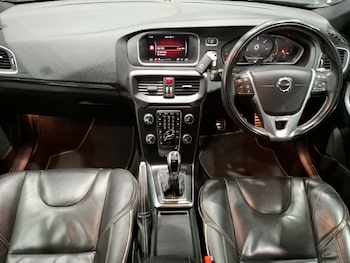 Used Volvo V40 2019 for sale - 78326764: Photo