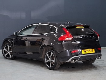 Used Volvo V40 2019 for sale - 78326764: Photo