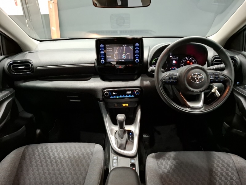 Used Toyota Yaris 2024 for sale - 76451144: Photo 2