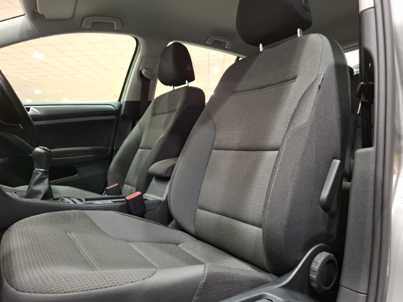 Used Volkswagen Golf 2017 for sale - 77595941: Photo 12