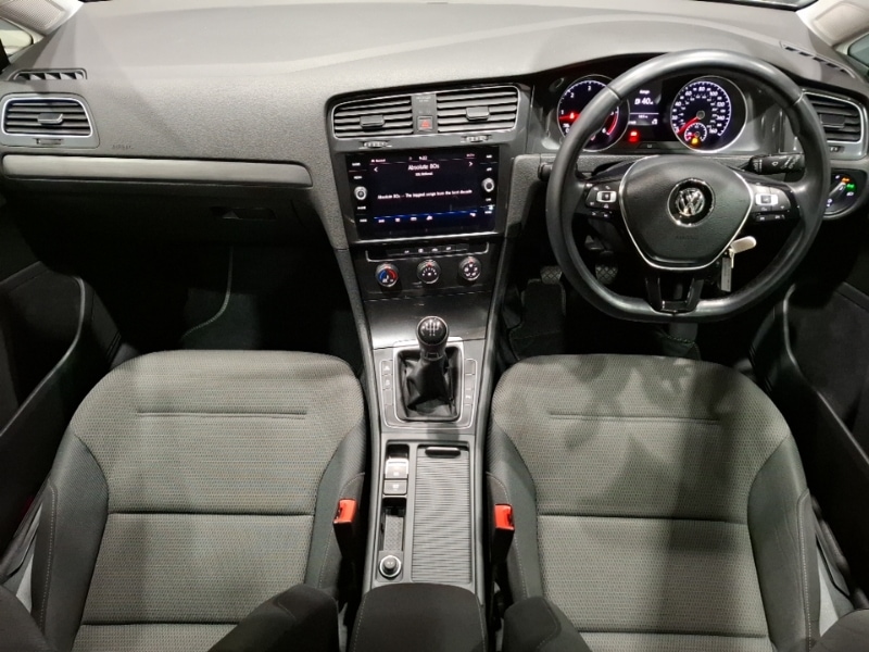 Used Volkswagen Golf 2017 for sale - 77595941: Photo 2