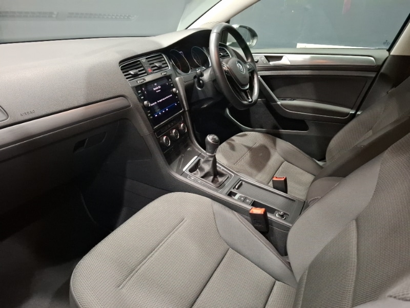 Used Volkswagen Golf 2017 for sale - 77595941: Photo 5