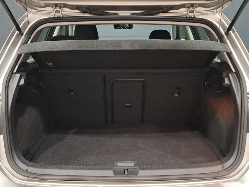 Used Volkswagen Golf 2017 for sale - 77595941: Photo 8