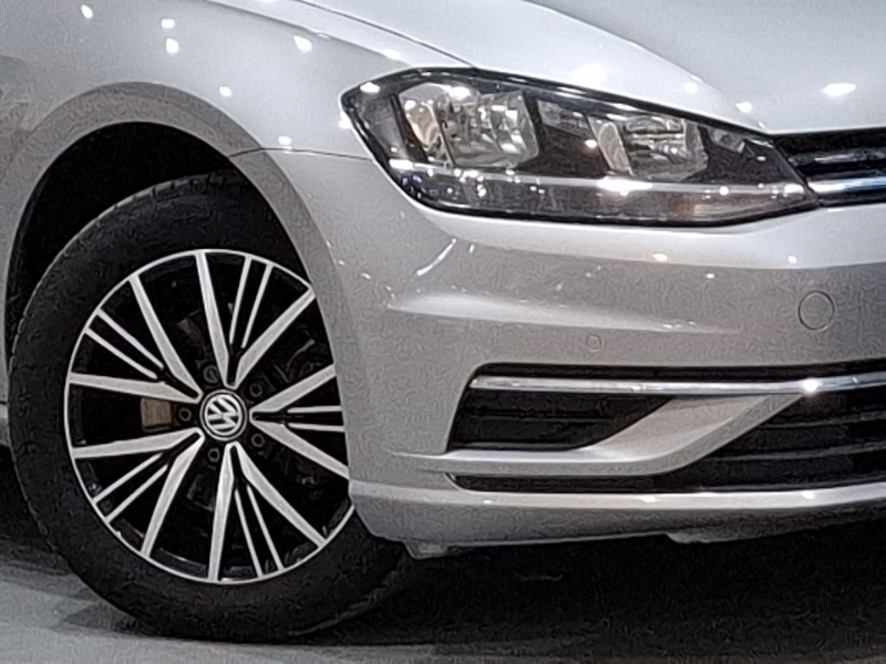 Used Volkswagen Golf 2017 for sale - 77595941: Photo 9