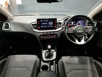 Used Kia Ceed 2022 for sale - 76511624: Photo