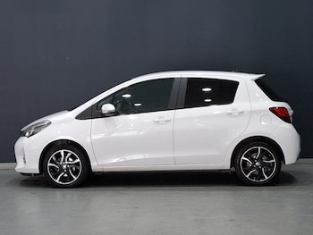 Used Toyota Yaris 2015 for sale - 79561525: Photo