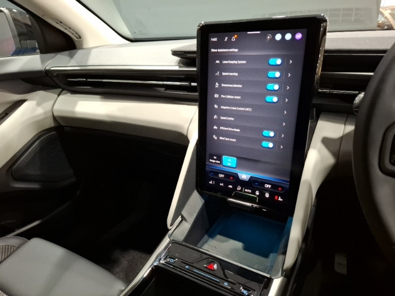 Used Ford Explorer 2025 for sale - 76880466: Photo 17