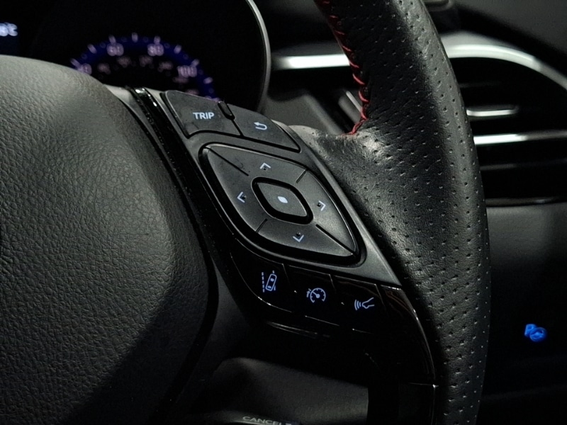 Used Toyota C-HR 2022 for sale - 76325760: Photo 17