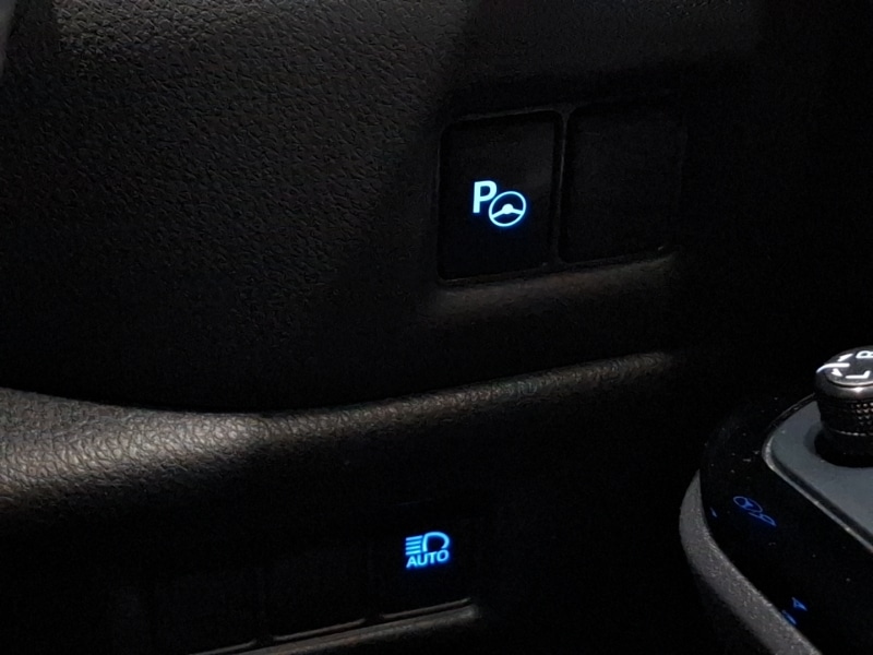 Used Toyota C-HR 2022 for sale - 76325760: Photo 19