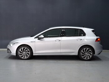 Used Volkswagen Golf 2023 for sale - 75972134: Photo
