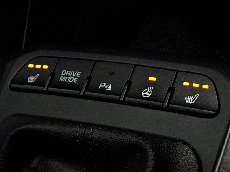 Used Kia Stonic 2023 for sale - 78041096: Photo 13