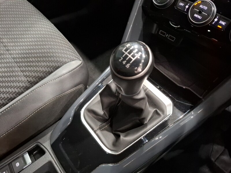 Used Volkswagen T-Roc 2018 for sale - 77078140: Photo 16