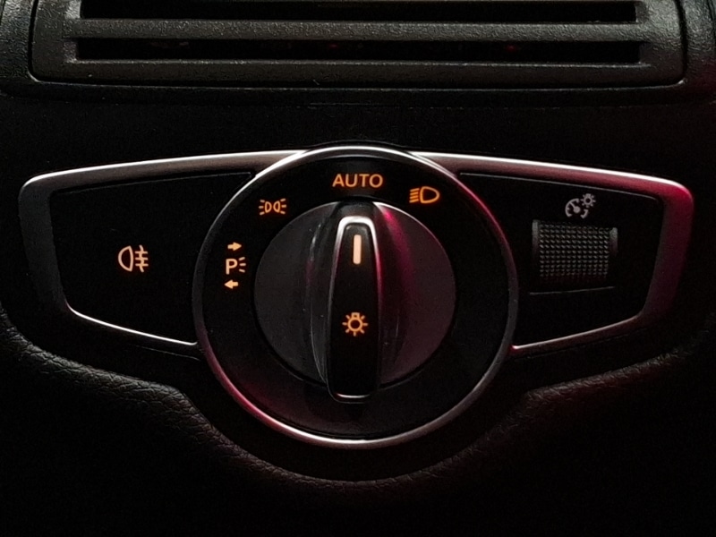 Used Mercedes-Benz GLC 2019 for sale - 76560562: Photo 19