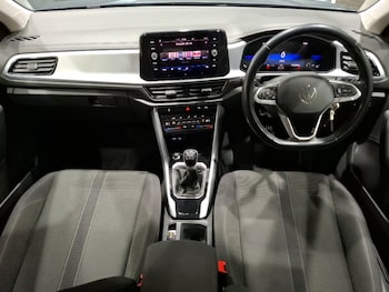 Used Volkswagen T-Roc 2022 for sale - 77644408: Photo