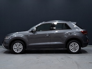 Used Volkswagen T-Roc 2022 for sale - 77644408: Photo