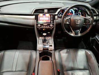 Used Honda Civic 2018 for sale - 76199108: Photo 2