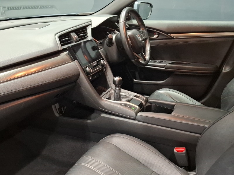 Used Honda Civic 2018 for sale - 76199108: Photo 5