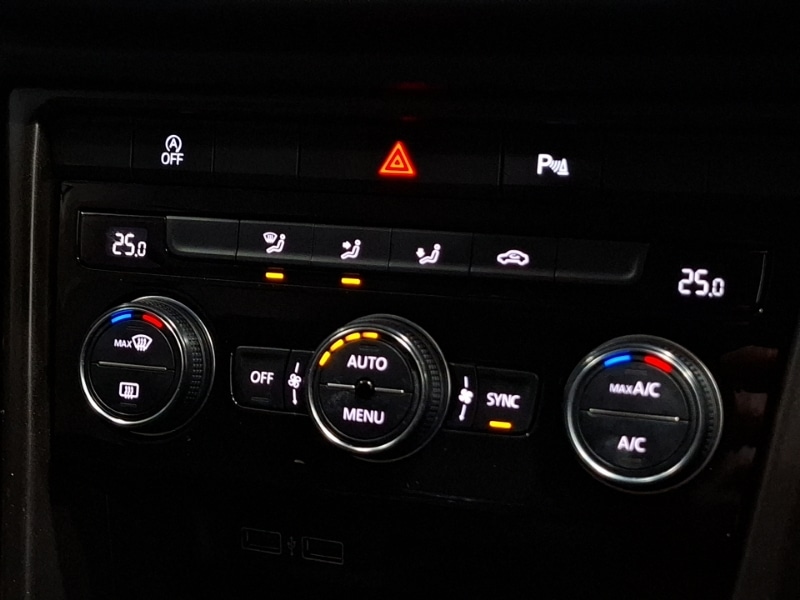 Used Volkswagen T-Roc 2019 for sale - 76403862: Photo 16