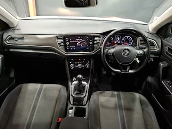 Used Volkswagen T-Roc 2019 for sale - 76403862: Photo