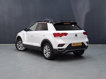 Used Volkswagen T-Roc 2019 for sale - 76403862: Photo
