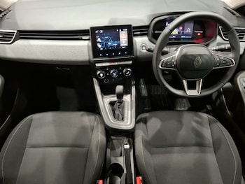 Used Renault Clio 2025 for sale - 79457821: Photo