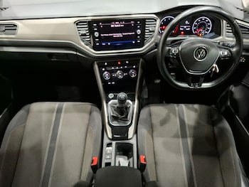 Used Volkswagen T-Roc 2021 for sale - 79557951: Photo