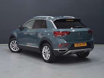 Used Volkswagen T-Roc 2024 for sale - 75395284: Photo