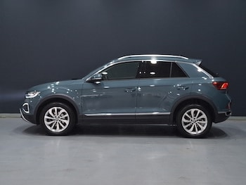 Used Volkswagen T-Roc 2024 for sale - 75395284: Photo