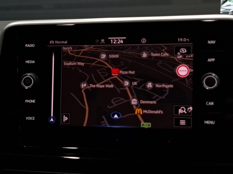 Used Volkswagen T-Roc 2025 for sale - 76987388: Photo 12