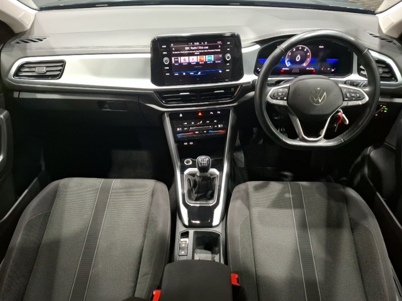 Used Volkswagen T-Roc 2023 for sale - 77678077: Photo 2