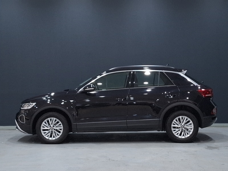 Used Volkswagen T-Roc 2023 for sale - 77678077: Photo 4