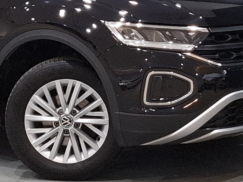 Used Volkswagen T-Roc 2023 for sale - 77678077: Photo 9