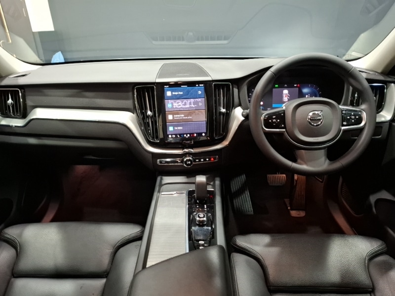 Used Volvo XC60 2023 for sale - 77329615: Photo 2