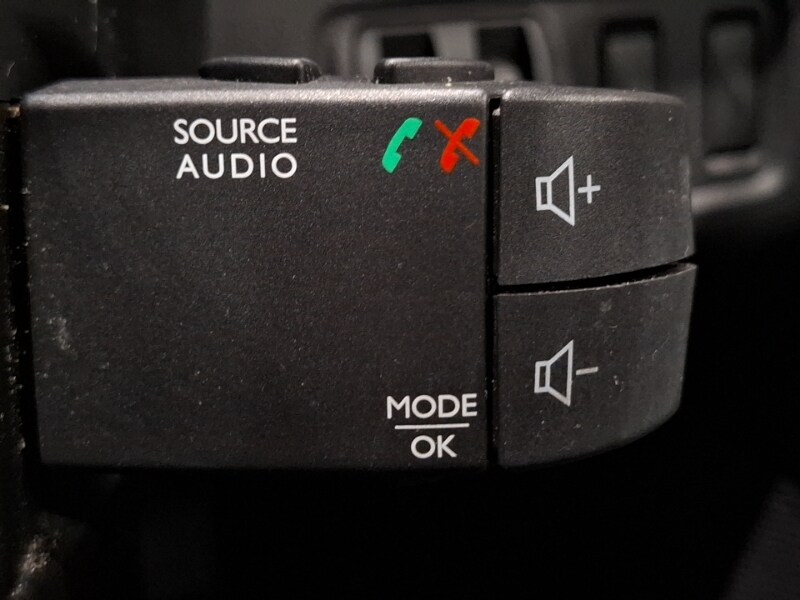 Used Renault Clio 2018 for sale - 78156170: Photo 11