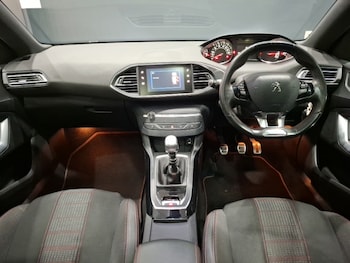 Used Peugeot 308 2018 for sale - 76321626: Photo