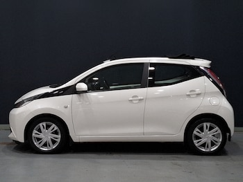 Used Toyota AYGO 2015 for sale - 79573683: Photo