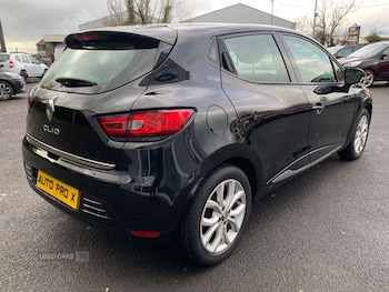 Used Renault Clio 2017 for sale - 76458314: Photo