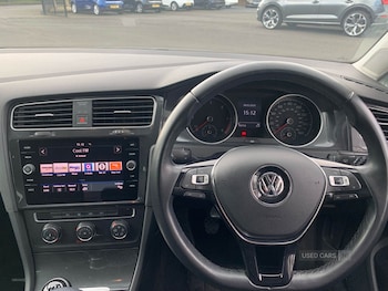 Used Volkswagen Golf 2017 for sale - 78232367: Photo