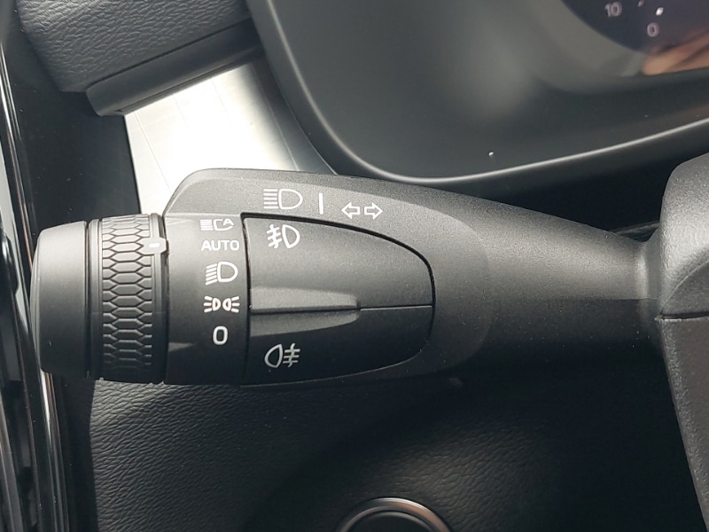 Used Volvo XC40 2025 for sale - 76967327: Photo 17