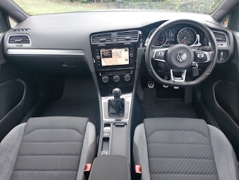 Used Volkswagen Golf 2017 for sale - 78900760: Photo