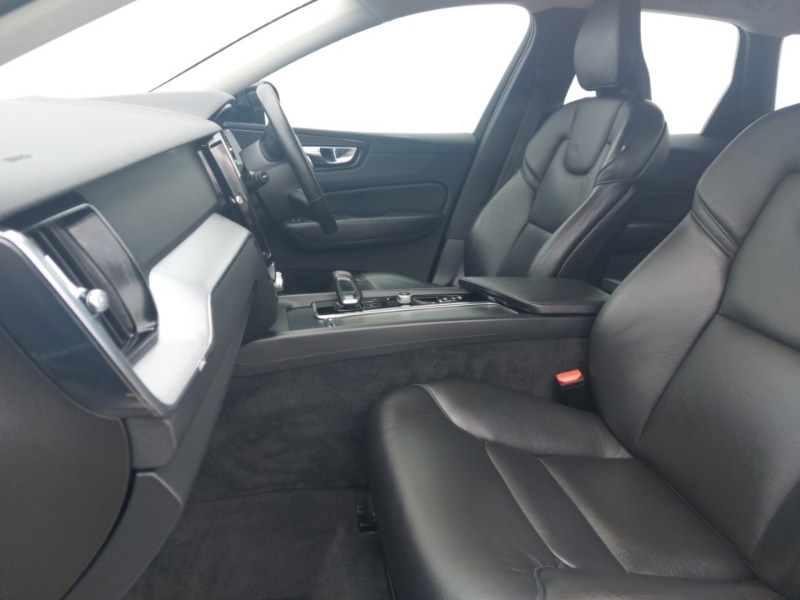 Used Volvo XC60 2022 for sale - 76058944: Photo 5