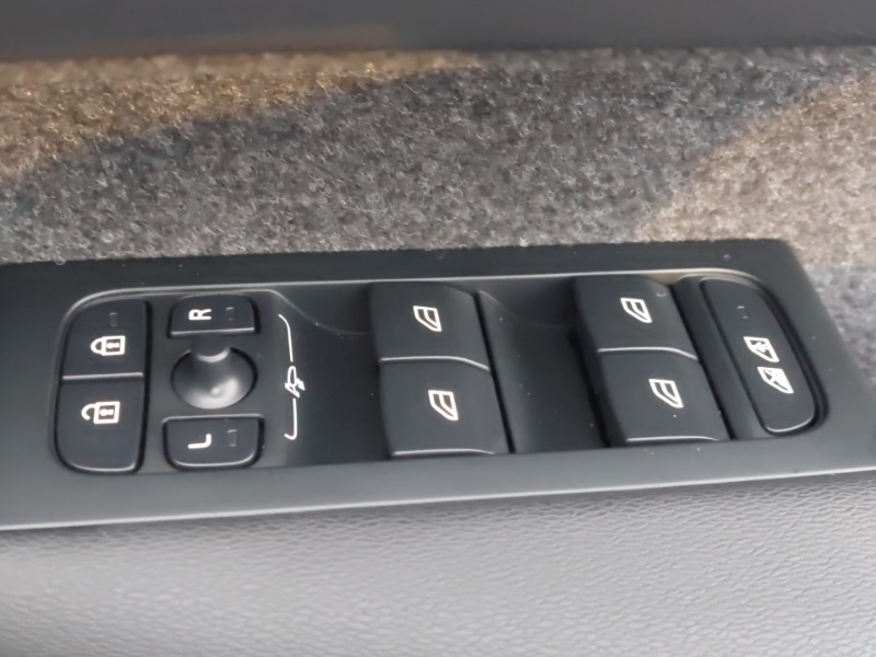 Used Volvo XC40 2025 for sale - 77197679: Photo 18