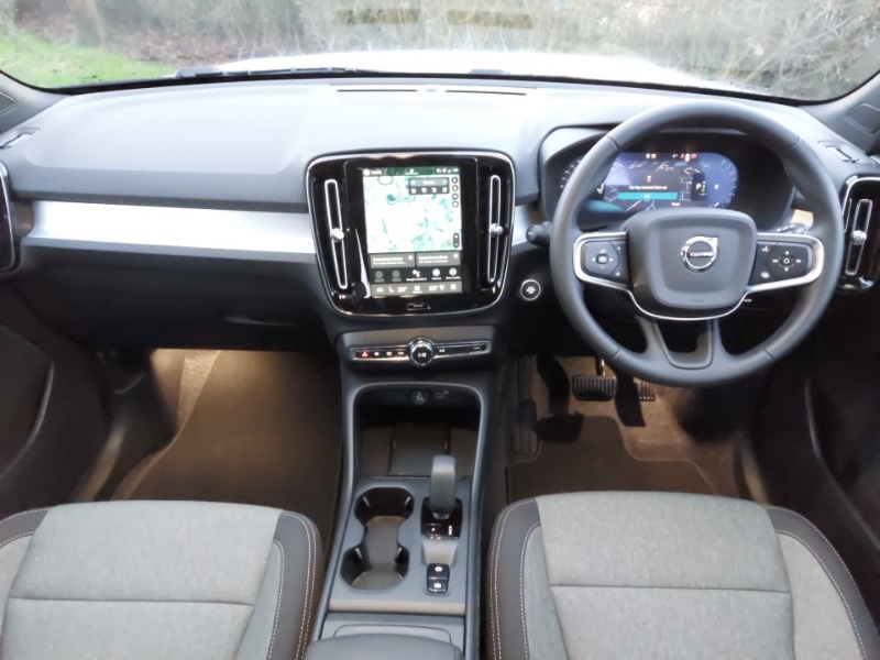 Used Volvo XC40 2025 for sale - 77197679: Photo 2