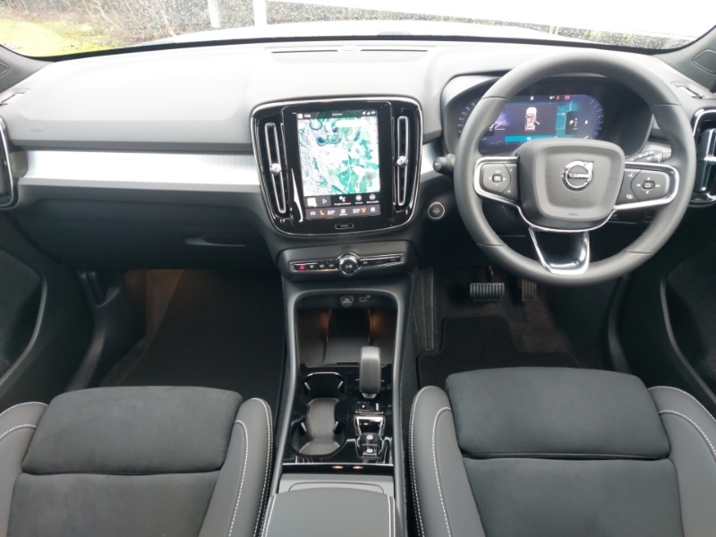 Used Volvo XC40 2025 for sale - 77815878: Photo 2