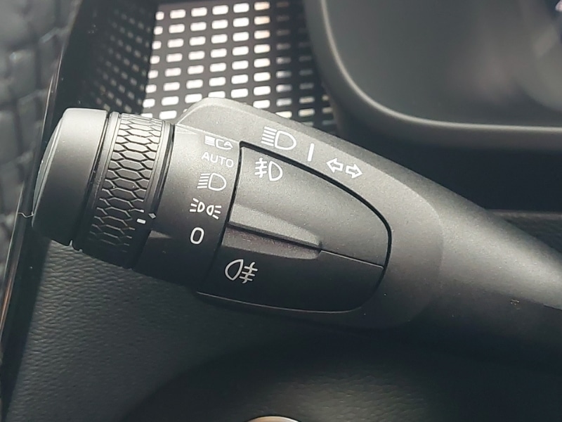 Used Volvo XC40 2025 for sale - 76321601: Photo 17